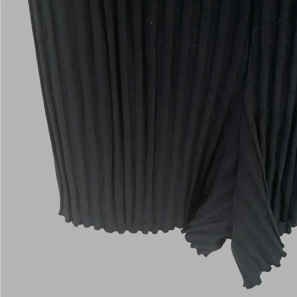 Black ribbed Shorts - Picture 2 of 3